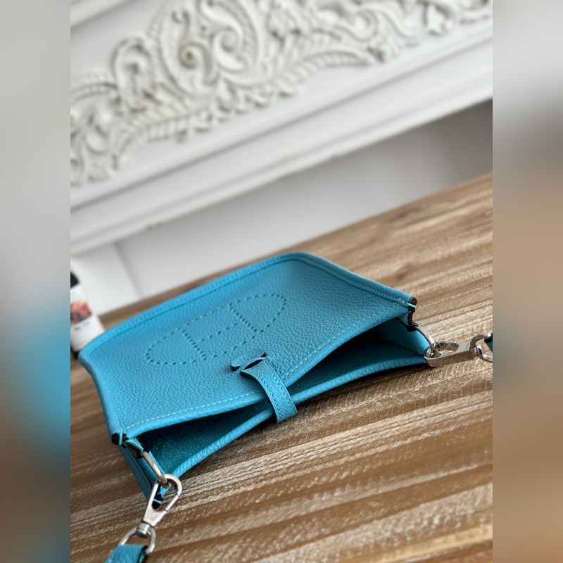 Mini EveyIne 伊芙琳 半手工+蠟線 自配肩帶+tc牛皮 顔色：北方