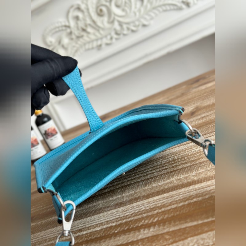 Mini EveyIne 伊芙琳 半手工+蠟線 自配肩帶+tc牛皮 顔色：北方