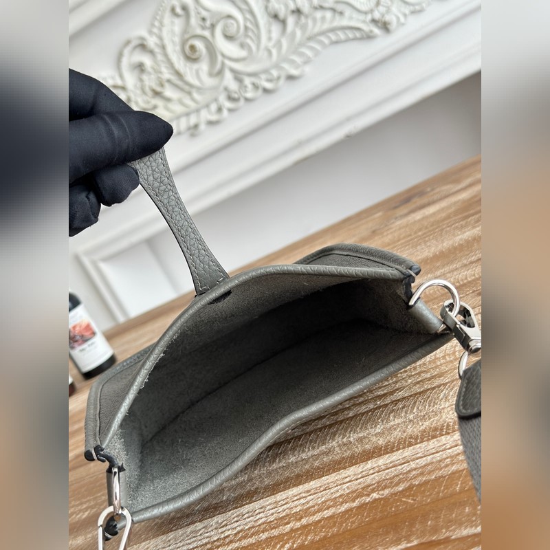 Mini EveyIne 伊芙琳 半手工+蠟線 自配肩帶+tc牛皮 顔色：積雨