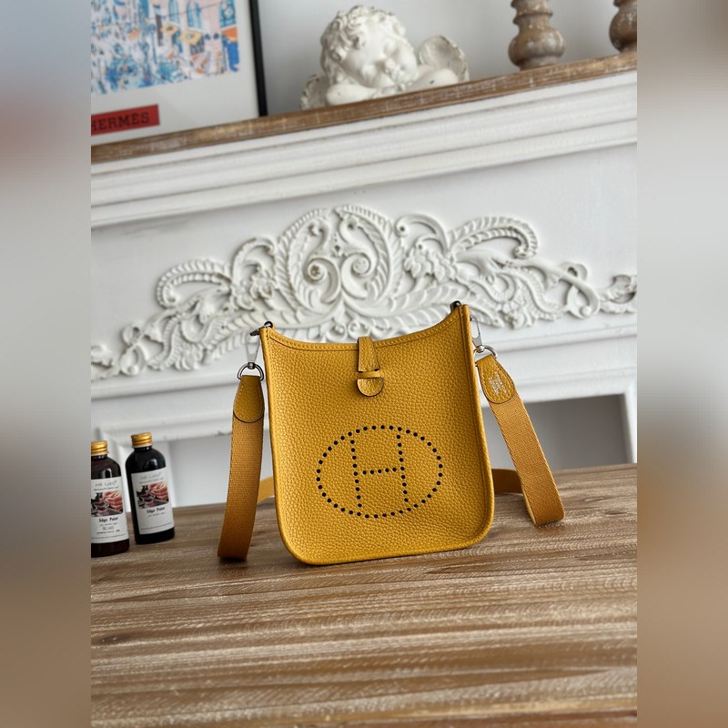 Mini EveyIne 伊芙琳 半手工+蠟線 自配肩帶+tc牛皮 顔色：琥珀