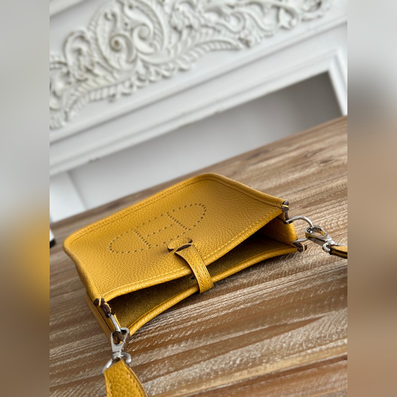 Mini EveyIne 伊芙琳 半手工+蠟線 自配肩帶+tc牛皮 顔色：琥珀