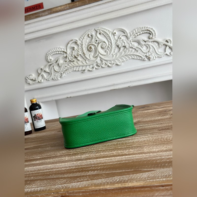 Mini EveyIne 伊芙琳 半手工+蠟線 自配肩帶+tc牛皮 顔色：竹子