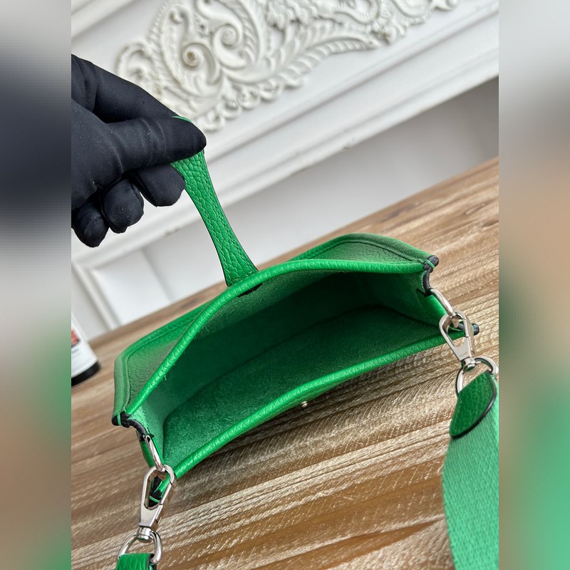 Mini EveyIne 伊芙琳 半手工+蠟線 自配肩帶+tc牛皮 顔色：竹子