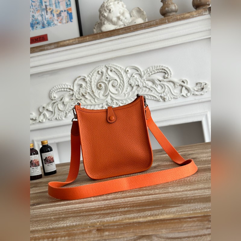 Mini EveyIne 伊芙琳 半手工+蠟線 自配肩帶+tc牛皮 顔色：橙色