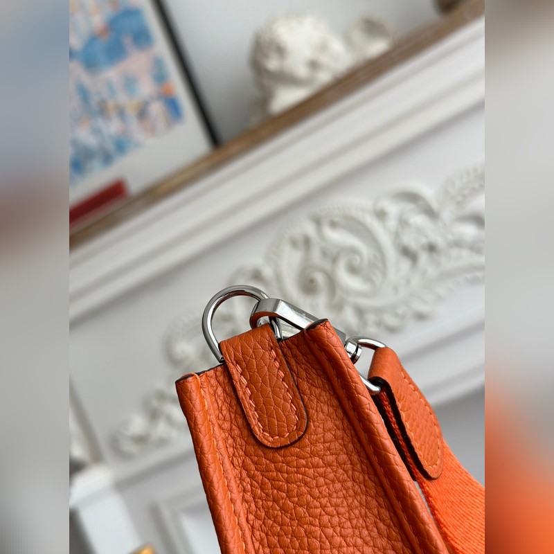 Mini EveyIne 伊芙琳 半手工+蠟線 自配肩帶+tc牛皮 顔色：橙色