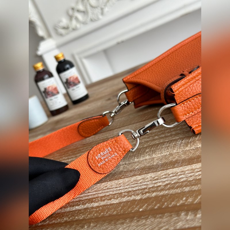 Mini EveyIne 伊芙琳 半手工+蠟線 自配肩帶+tc牛皮 顔色：橙色