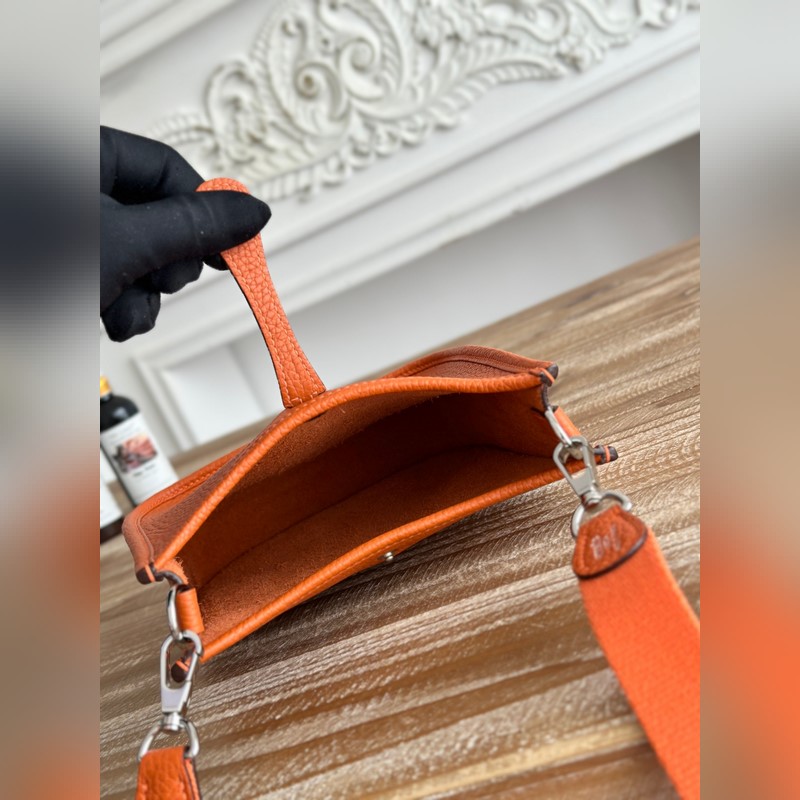 Mini EveyIne 伊芙琳 半手工+蠟線 自配肩帶+tc牛皮 顔色：橙色