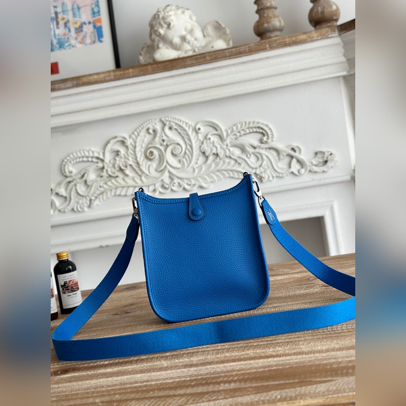 Mini EveyIne 伊芙琳 半手工+蠟線 自配肩帶+tc牛皮 顔色：水妖