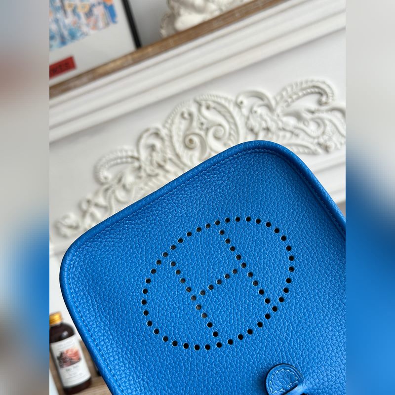 Mini EveyIne 伊芙琳 半手工+蠟線 自配肩帶+tc牛皮 顔色：水妖