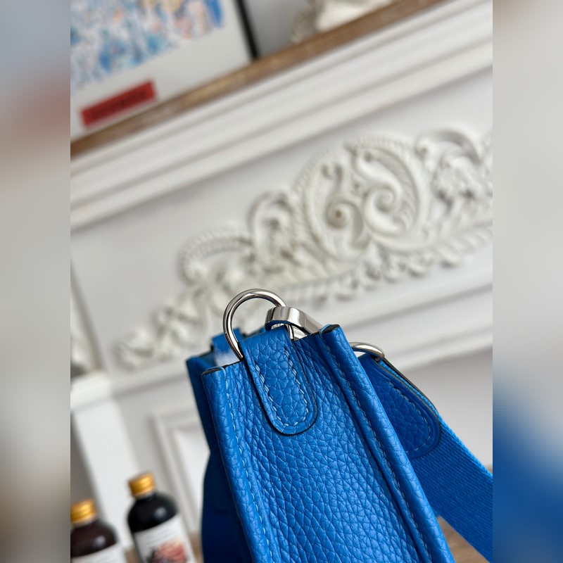 Mini EveyIne 伊芙琳 半手工+蠟線 自配肩帶+tc牛皮 顔色：水妖