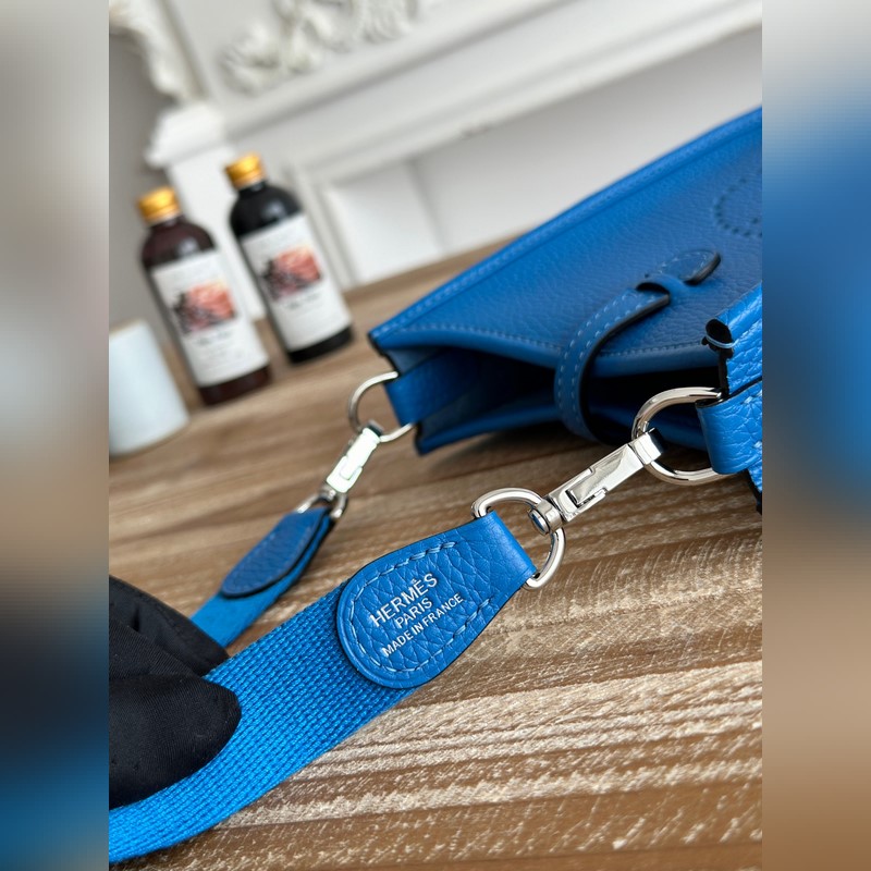 Mini EveyIne 伊芙琳 半手工+蠟線 自配肩帶+tc牛皮 顔色：水妖