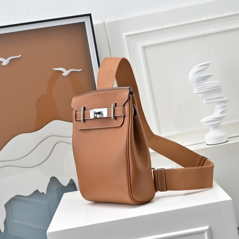 愛馬仕最帥胸包來啦 Hermes HAC A DOS 終于出了一款除了 BKc比