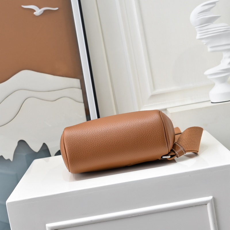 愛馬仕最帥胸包來啦 Hermes HAC A DOS 終于出了一款除了 BKc比