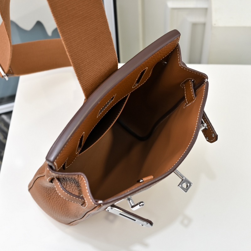 愛馬仕最帥胸包來啦 Hermes HAC A DOS 終于出了一款除了 BKc比