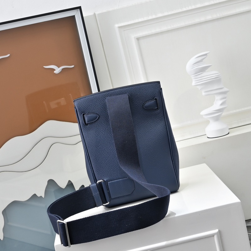 愛馬仕最帥胸包來啦 Hermes HAC A DOS 終于出了一款除了 BKc比