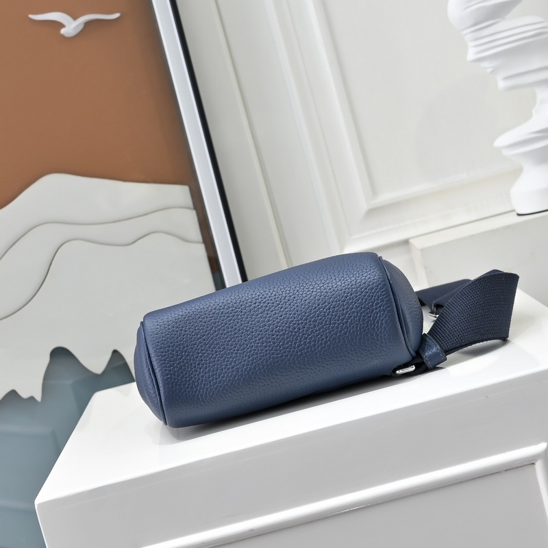 愛馬仕最帥胸包來啦 Hermes HAC A DOS 終于出了一款除了 BKc比