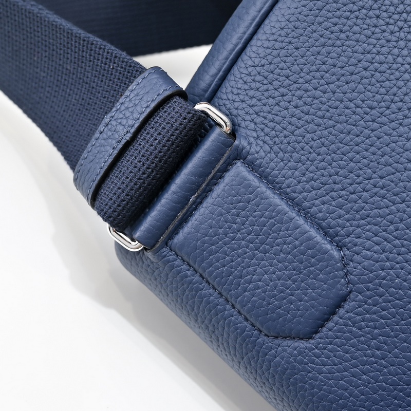 愛馬仕最帥胸包來啦 Hermes HAC A DOS 終于出了一款除了 BKc比