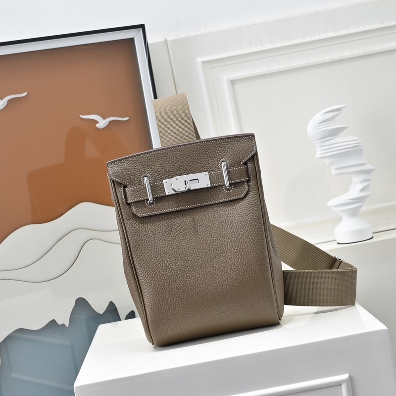 愛馬仕最帥胸包來啦 Hermes HAC A DOS 終于出了一款除了 BKc比