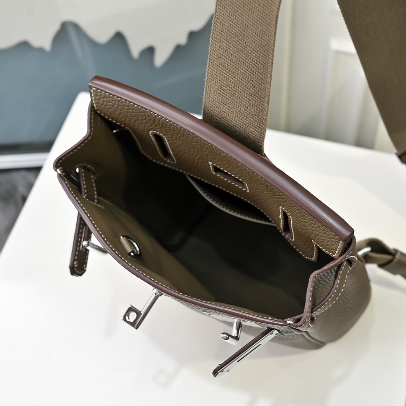 愛馬仕最帥胸包來啦 Hermes HAC A DOS 終于出了一款除了 BKc比