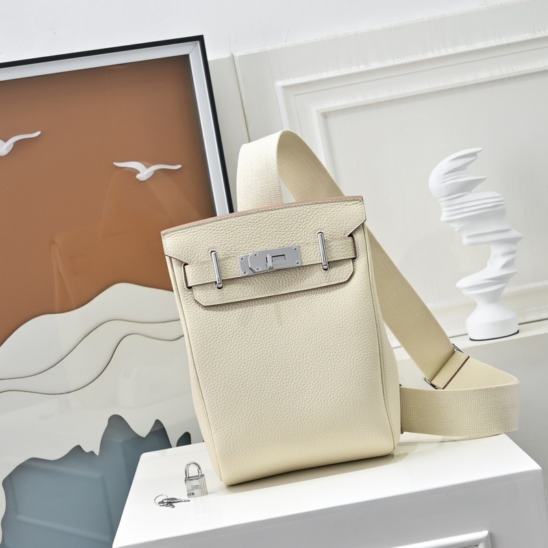 愛馬仕最帥胸包來啦 Hermes HAC A DOS 終于出了一款除了  BK