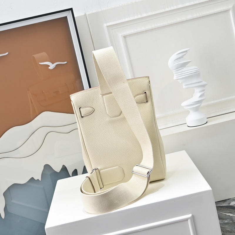 愛馬仕最帥胸包來啦 Hermes HAC A DOS 終于出了一款除了  BK