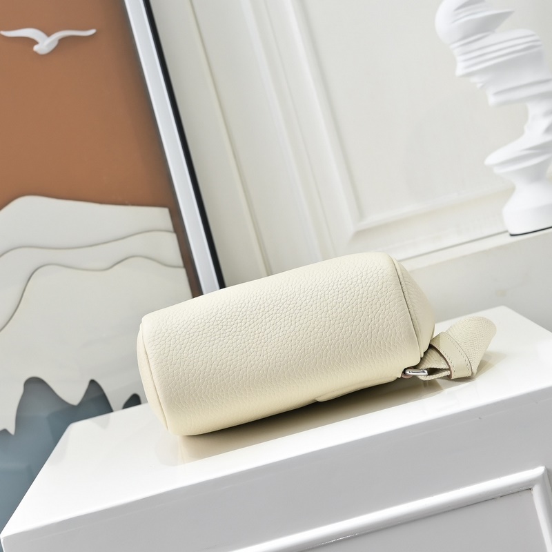 愛馬仕最帥胸包來啦 Hermes HAC A DOS 終于出了一款除了  BK