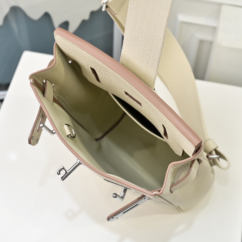 愛馬仕最帥胸包來啦 Hermes HAC A DOS 終于出了一款除了  BK