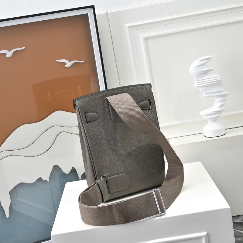 愛馬仕最帥胸包來啦 Hermes HAC A DOS 終于出了一款除了 BKc