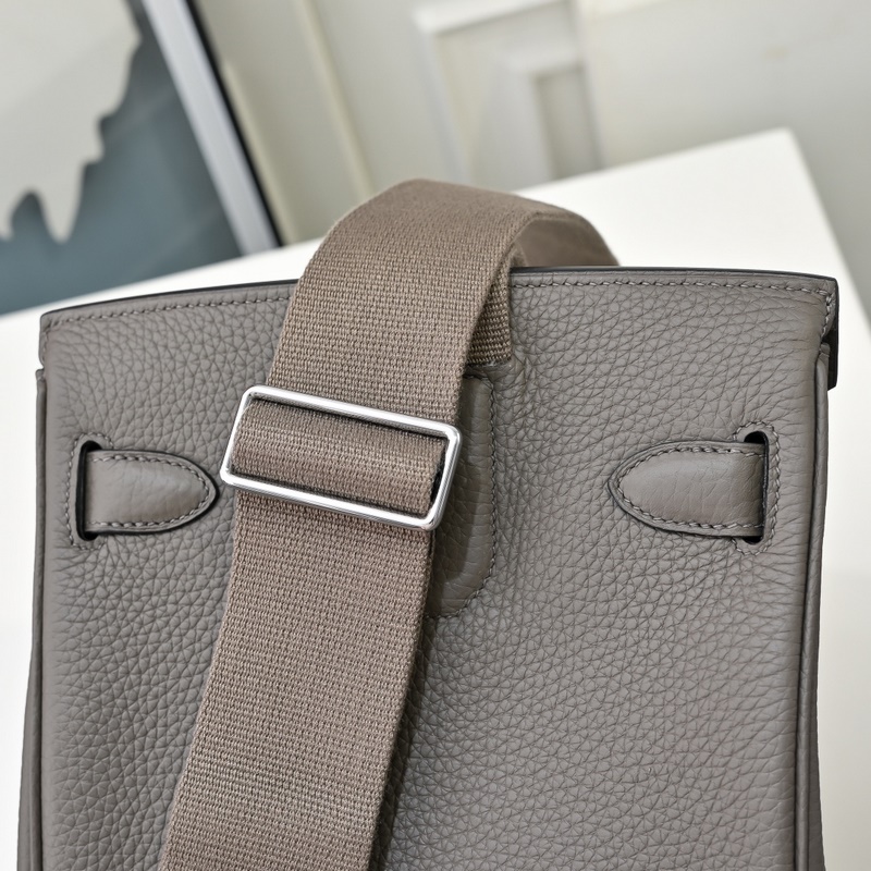 愛馬仕最帥胸包來啦 Hermes HAC A DOS 終于出了一款除了 BKc