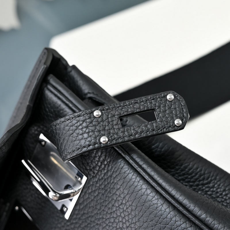 愛(ài)馬仕最帥胸包來(lái)啦 Hermes HAC A DOS 終于出了一款除了 BKc比