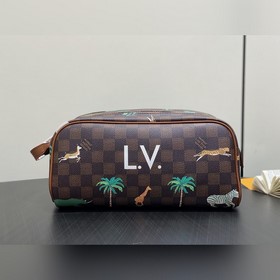 M44494啡格絲印 化妝包洗漱包 DOPP 盥洗包 路易威登標(biāo)志性的 Mono