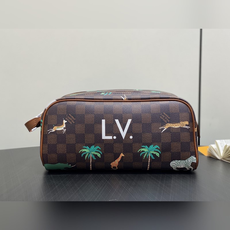 M44494啡格絲印 化妝包洗漱包 DOPP 盥洗包 路易威登標(biāo)志性的 Mono