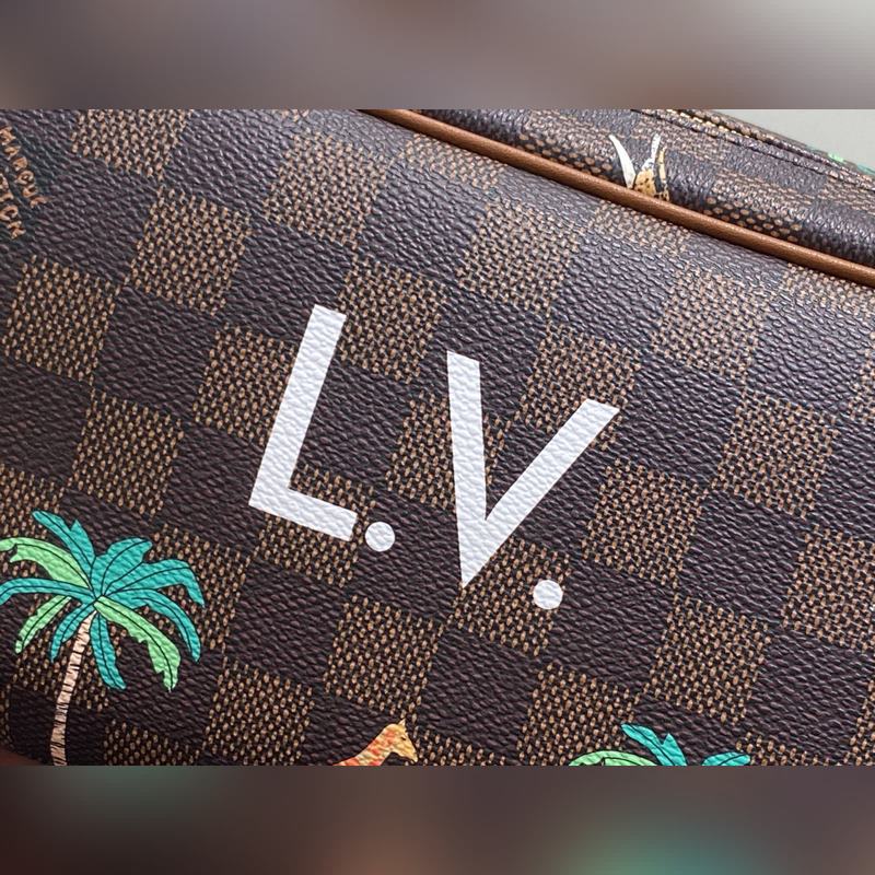 M44494啡格絲印 化妝包洗漱包 DOPP 盥洗包 路易威登標(biāo)志性的 Mono