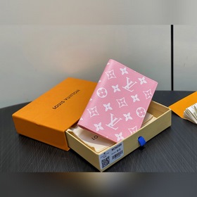 M26059粉色 護(hù)照夾護(hù)照套 本款護(hù)照套為 Monogram Macassar