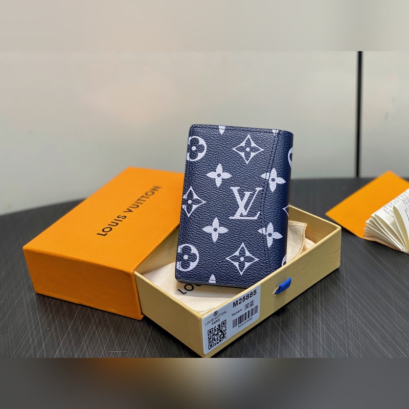 M25885深藍 卡包錢包 當季新款 口袋錢夾 本款口袋錢夾出自 2026 Ta