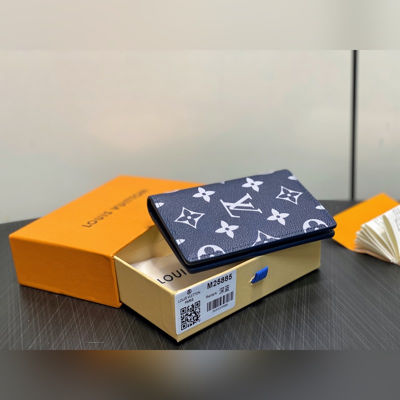 M25885深藍 卡包錢包 當季新款 口袋錢夾 本款口袋錢夾出自 2026 Ta