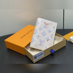 M25917米白 七夕限定幻彩全皮護(hù)照夾護(hù)照套 本款護(hù)照套為 Monogram