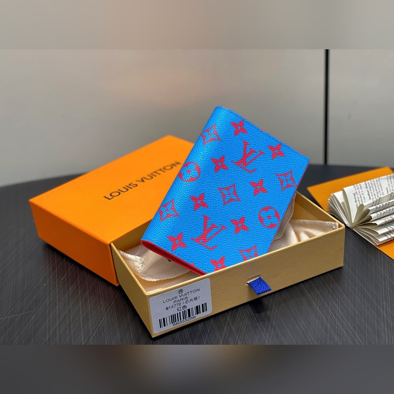 M14770紅色 護照夾護照套 本款護照套為 Monogram Macassar