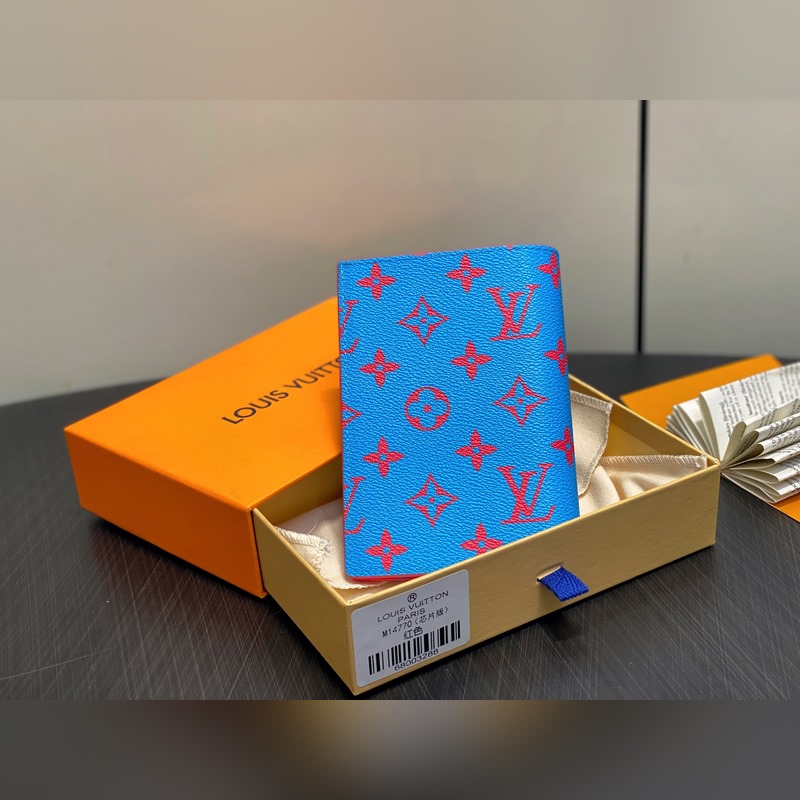 M14770紅色 護照夾護照套 本款護照套為 Monogram Macassar