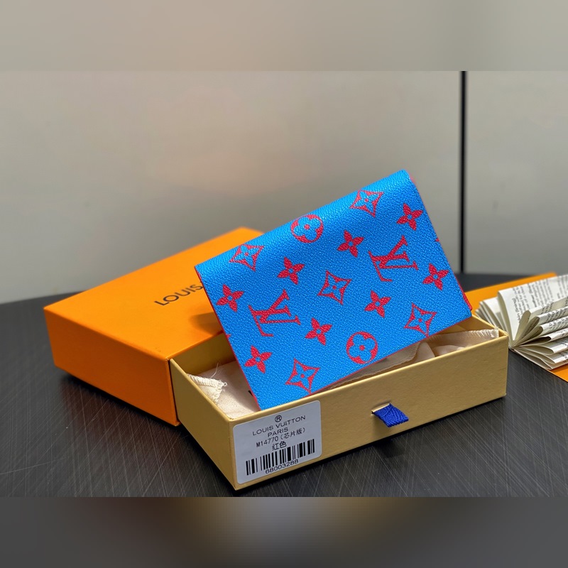 M14770紅色 護照夾護照套 本款護照套為 Monogram Macassar