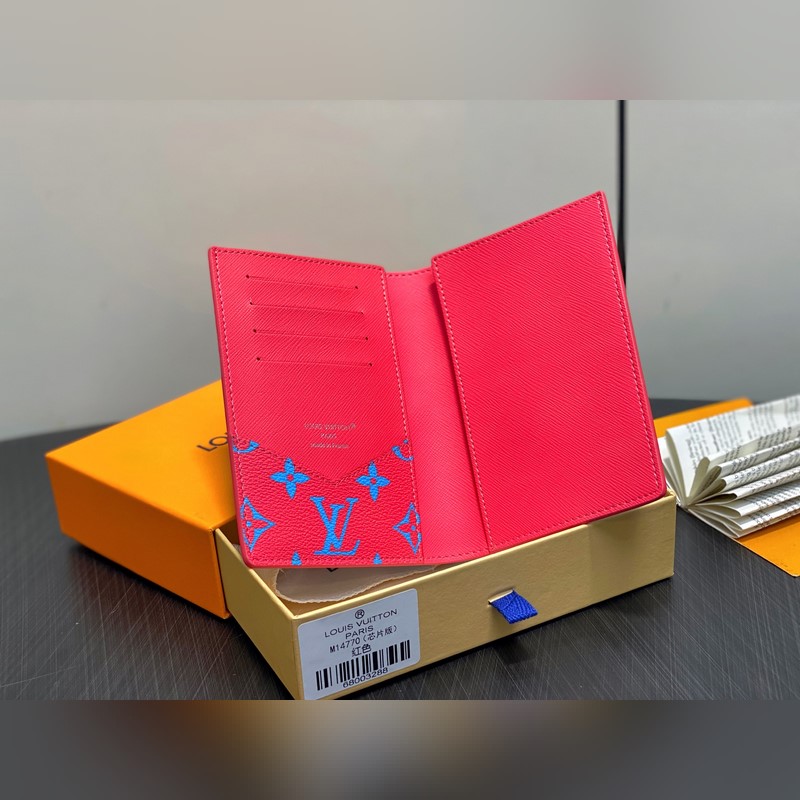 M14770紅色 護照夾護照套 本款護照套為 Monogram Macassar