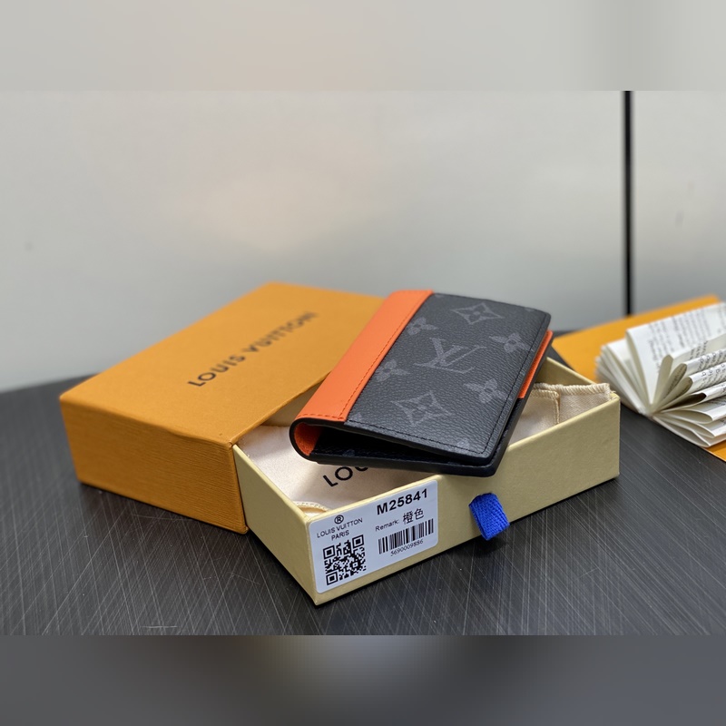 M25841黑花/橙色 卡包錢包 當季新款 口袋錢夾 本款口袋錢夾取材 Mono