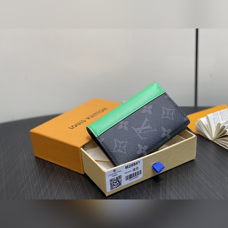 M25841黑花/綠色 卡包錢包 當季新款 口袋錢夾 本款口袋錢夾取材 Mono