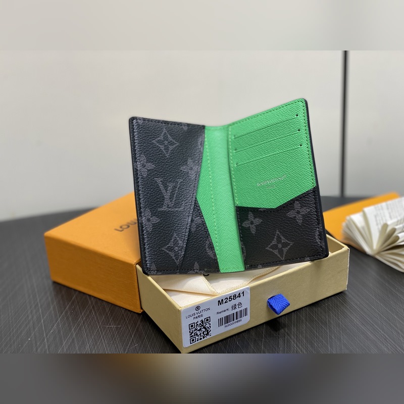 M25841黑花/綠色 卡包錢包 當季新款 口袋錢夾 本款口袋錢夾取材 Mono