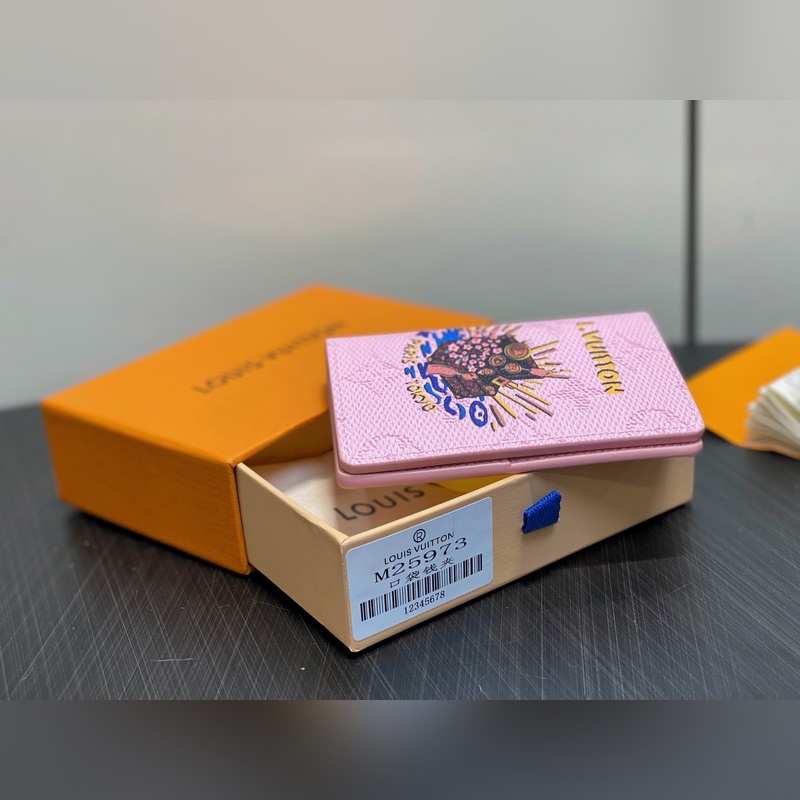 M25973粉色 印花卡包錢包 EARLY ACCESS Lv nigo聯名 P