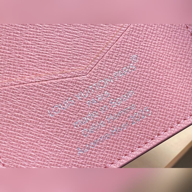 M25968粉色 印花護照夾護照套 EARLY ACCESS Lv nugo聯名