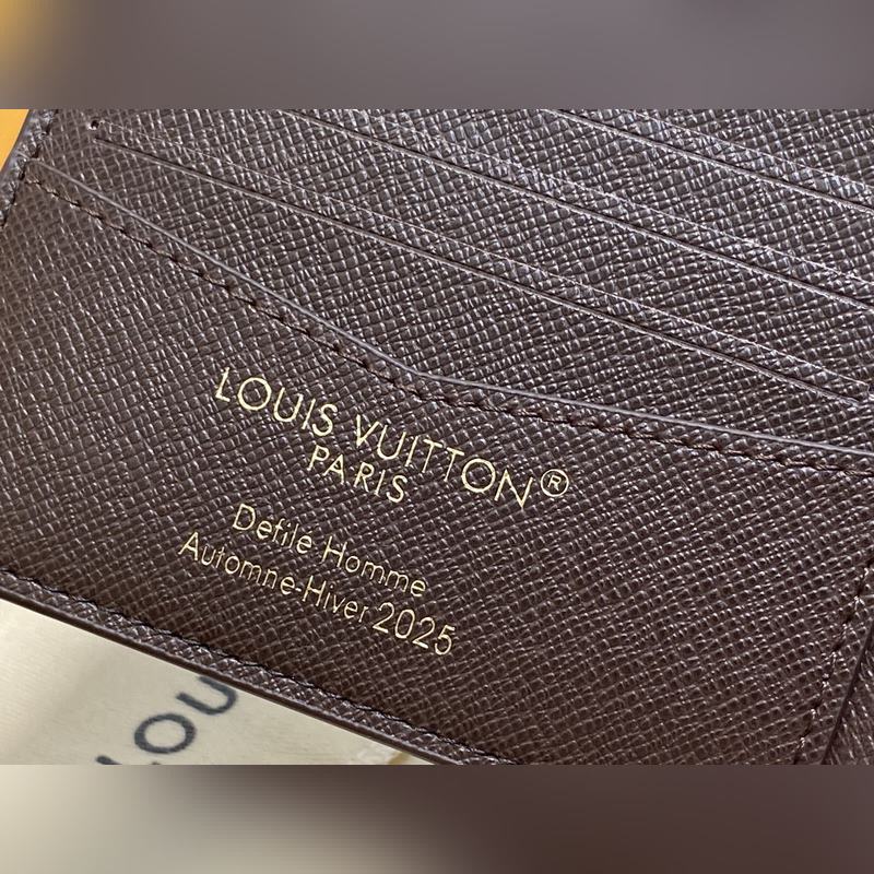 M26012黃花 短款西裝夾錢包 當季新款 SLENDER 錢夾 本款 Slen