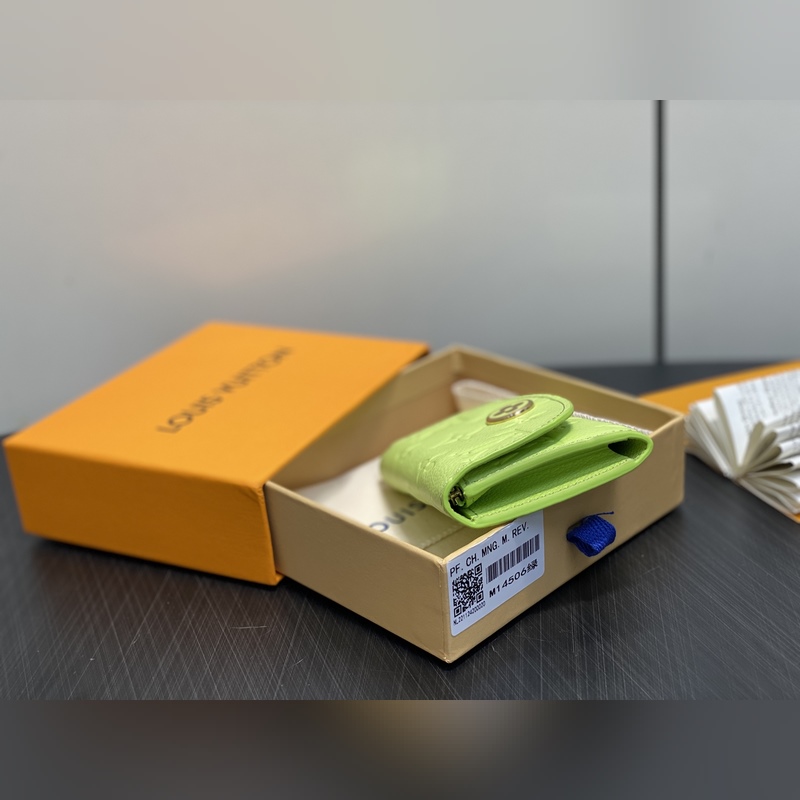 M14550  6綠色 全皮壓花卡包錢(qián)包 Rosalie 零錢(qián)包 這款Rosa