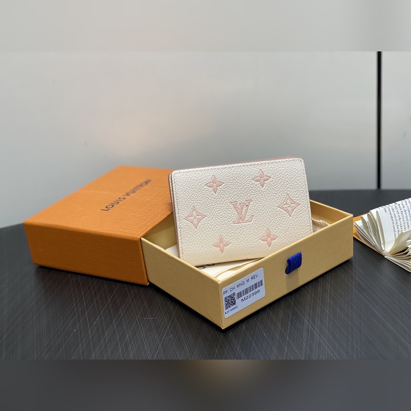 M22399奶油色 絲印全皮兩折錢包 Cléa 錢夾 本款 Cléa 錢夾取材