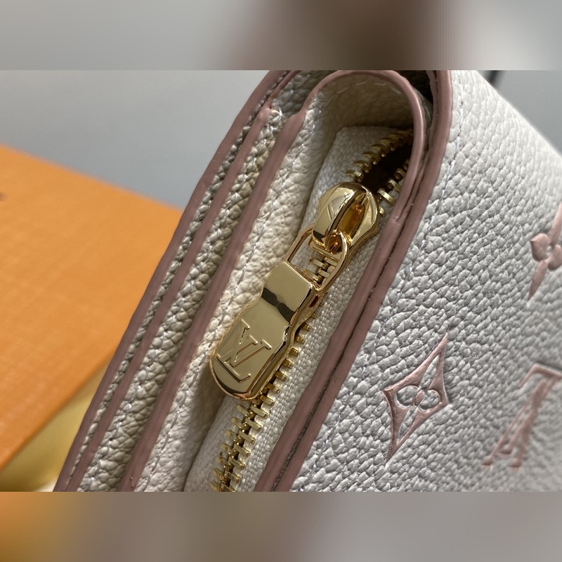 M22399奶油色 絲印全皮兩折錢包 Cléa 錢夾 本款 Cléa 錢夾取材